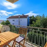 1 Bedroom Stunning In Apartament Crikvenica